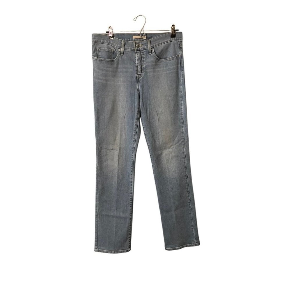 Levi’s 314 Shaping Straight Jeans‎